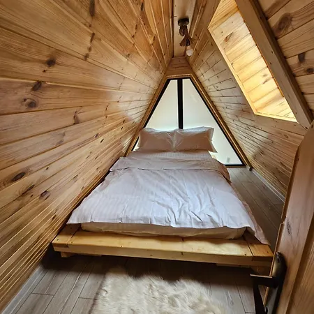 Charpatian Log Chalet *