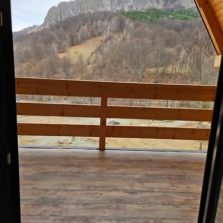 Charpatian Log Chalet